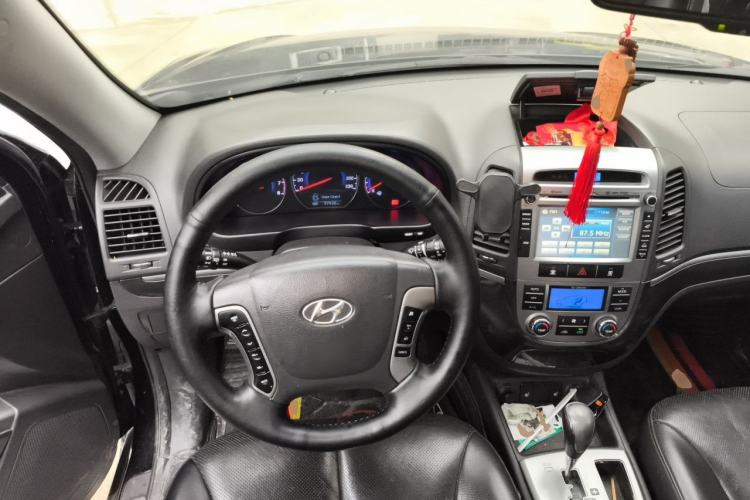 Used Hyundai Santa Fe Classic 2012 2.4 Ultimate Edition 7-Seater Four-Wheel Drive Steering Wheel