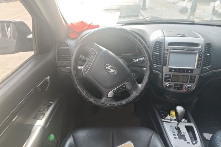 Used Hyundai Santa Fe Classic 2012 2.4 Ultimate Edition 7-Seater Four-Wheel Drive Steering Wheel