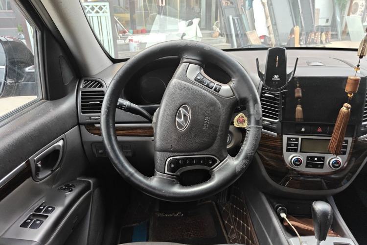 Used Hyundai Santa Fe Classic 2012 2.4 Luxury Edition 7-Seater Four-Wheel Drive Steering Wheel