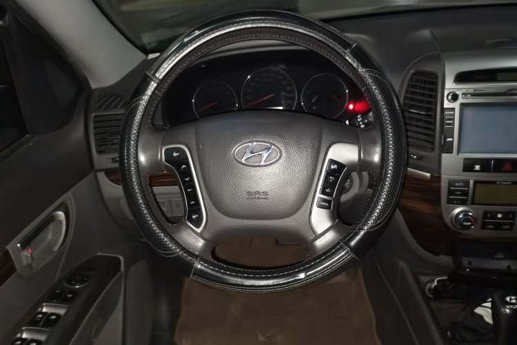 Used Hyundai Santa Fe Classic 2012 2.4 Comfort Edition 7-Seater Four-Wheel Drive Steering Wheel