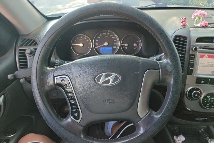 Used Hyundai Santa Fe Classic 2012 2.4 Comfort Edition 5-Seater Two-Wheel Drive Steering Wheel