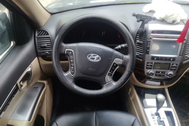 Used Hyundai Santa Fe Classic 2012 2.4 Comfort Edition 7-Seater Four-Wheel Drive Steering Wheel