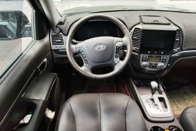 Used Hyundai Santa Fe Classic 2012 2.4 Ultimate Edition 7-Seater Four-Wheel Drive Steering Wheel