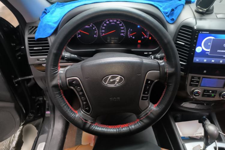 Used Hyundai Santa Fe Classic 2012 2.4 Luxury Edition 7-Seater Four-Wheel Drive Steering Wheel