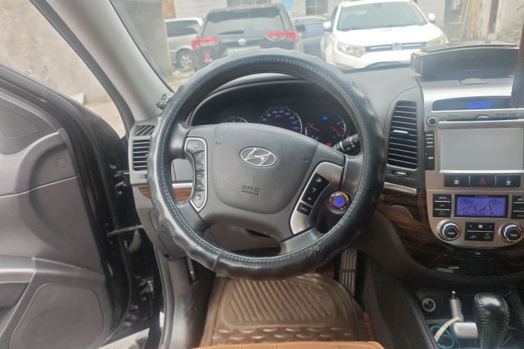 Used Hyundai Santa Fe Classic 2012 2.4 Comfort Edition 7-Seater Four-Wheel Drive Steering Wheel