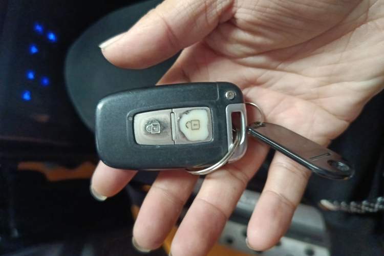 Used Hyundai Santa Fe Classic 2012 2.4 Luxury Edition 7-Seater Four-Wheel Drive Vehicle Key