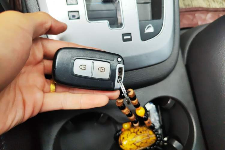 Used Hyundai Santa Fe Classic 2012 2.4 Ultimate Edition 7-Seater Four-Wheel Drive Vehicle Key