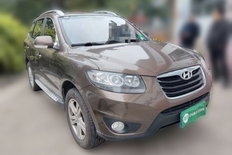 Used Hyundai Santa Fe Classic 2012 2.4 Comfort Edition 7-Seater Four-Wheel Drive Exterior 2