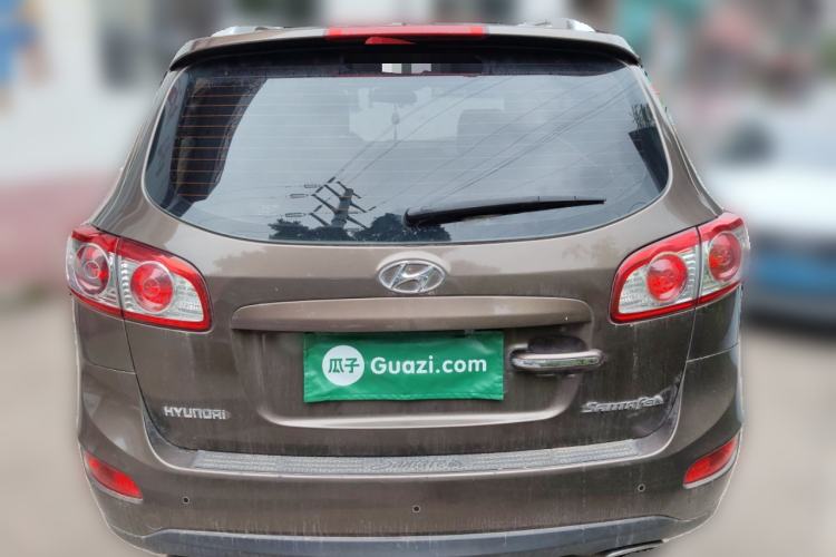 Used Hyundai Santa Fe Classic 2012 2.4 Comfort Edition 7-Seater Four-Wheel Drive Exterior 4