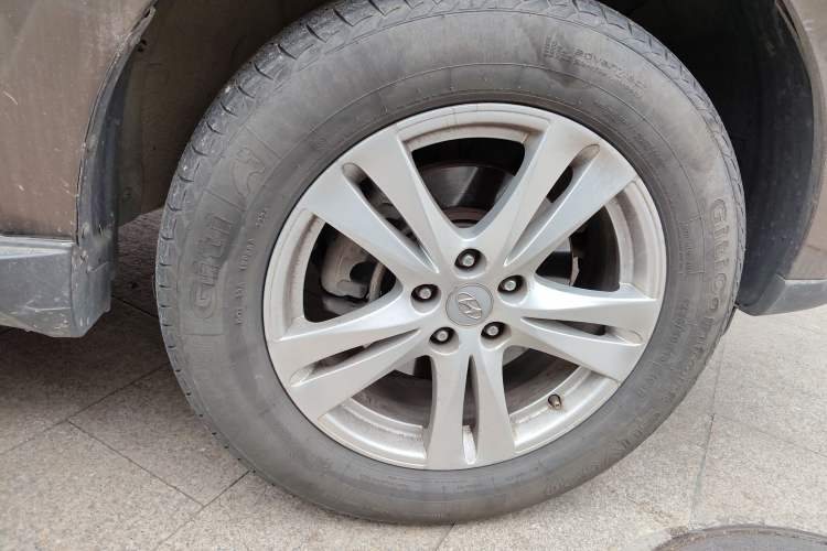 Used Hyundai Santa Fe Classic 2012 2.4 Comfort Edition 7-Seater Four-Wheel Drive Exterior 7