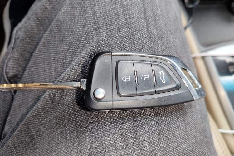 Used Hyundai Santa Fe Classic 2012 2.4 Comfort Edition 7-Seater Four-Wheel Drive Interior 1