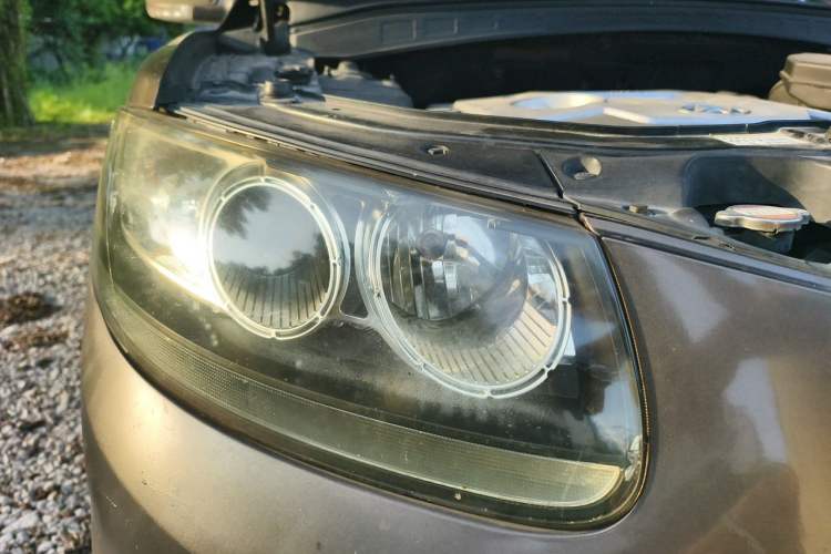 Used Hyundai Santa Fe Classic 2012 2.4 Luxury Edition 7-Seater Four-Wheel Drive Right Front Headlight