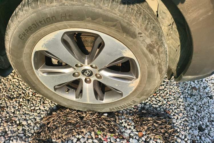 Used Hyundai Santa Fe Classic 2012 2.4 Luxury Edition 7-Seater Four-Wheel Drive Right Front Wheel Hub