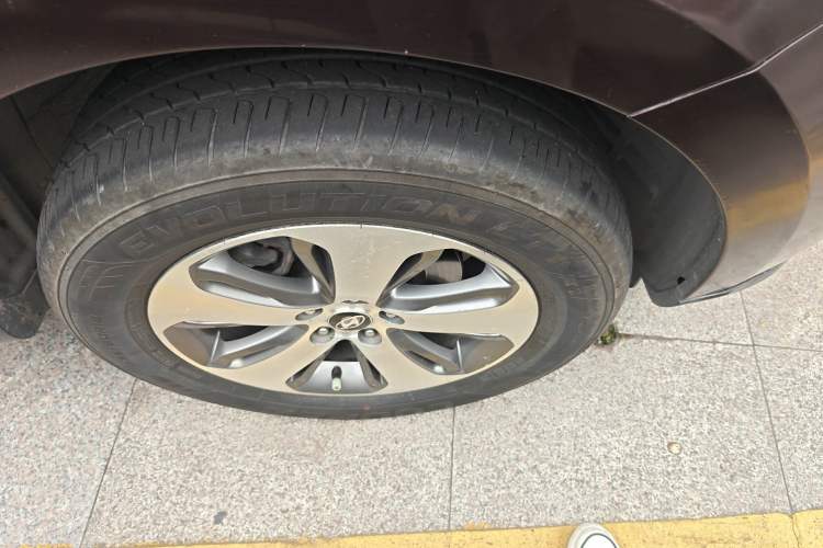 Used Hyundai Santa Fe Classic 2012 2.4 Comfort Edition 7-Seater Four-Wheel Drive Right Front Wheel Hub