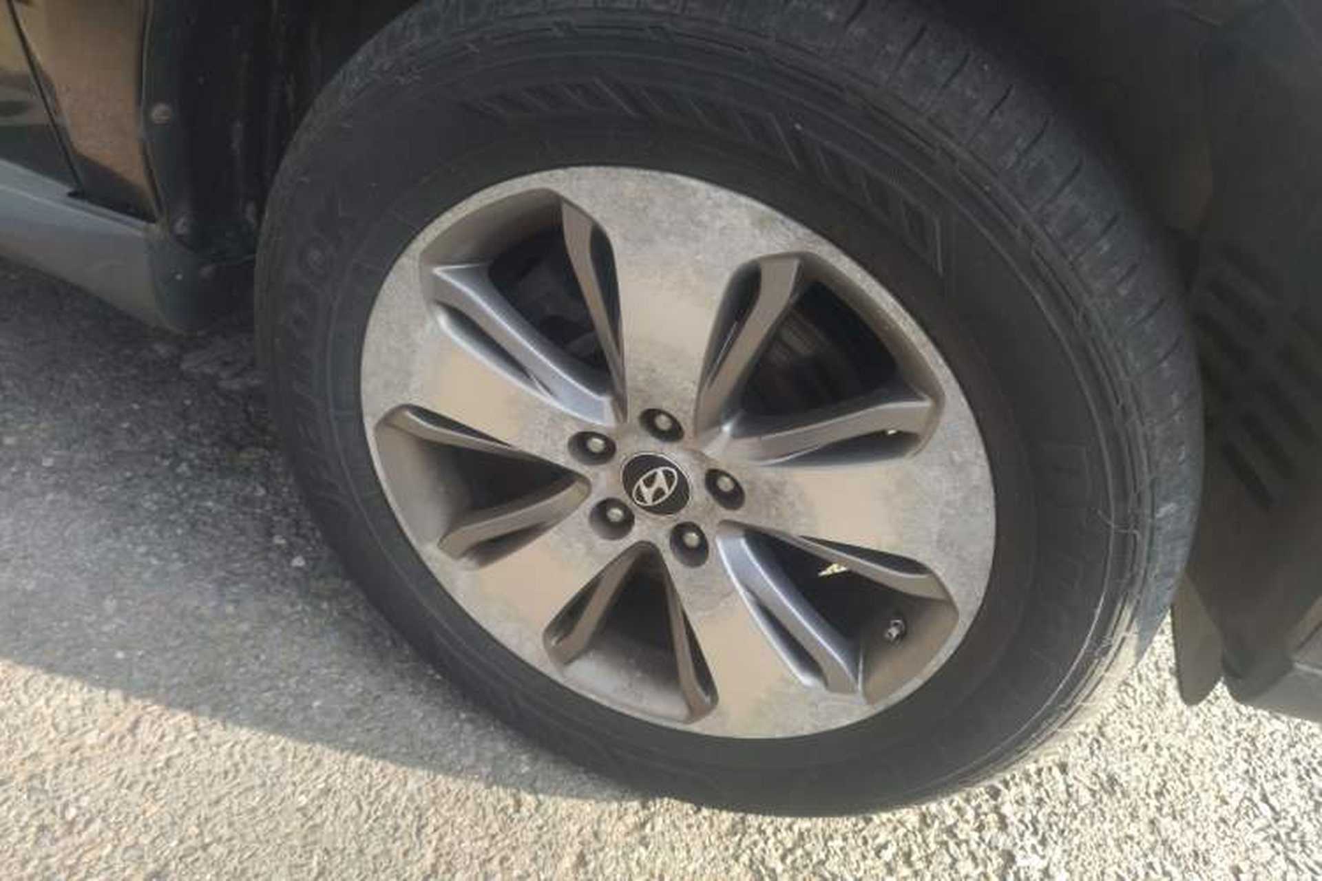 Used Hyundai Santa Fe Classic 2012 2.4 Luxury Edition 7-Seater Four-Wheel Drive Right Front Wheel Hub