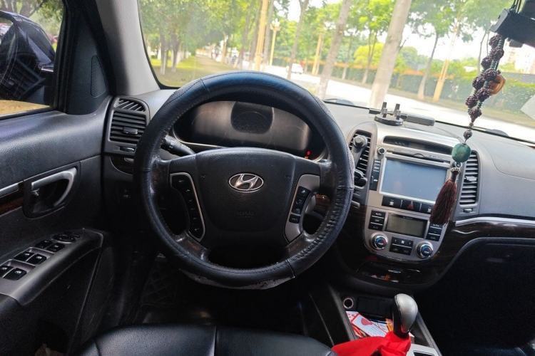 Used Hyundai Santa Fe Classic 2012 2.4 Comfort Edition 7-Seater Four-Wheel Drive Steering Wheel