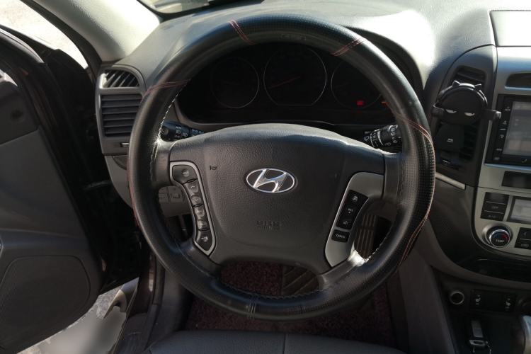 Used Hyundai Santa Fe Classic 2012 2.4 Ultimate Edition 7-Seater Four-Wheel Drive Steering Wheel