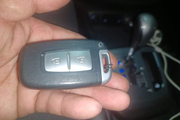 Used Hyundai Santa Fe Classic 2012 2.4 Ultimate Edition 7-Seater Four-Wheel Drive Vehicle Key
