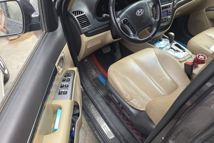 Used Hyundai Santa Fe Classic 2012 2.4 Comfort Edition 7-Seater Four-Wheel Drive Driver Seat