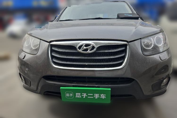Used Hyundai Santa Fe Classic 2012 2.4 Comfort Edition 7-Seater Four-Wheel Drive Front
