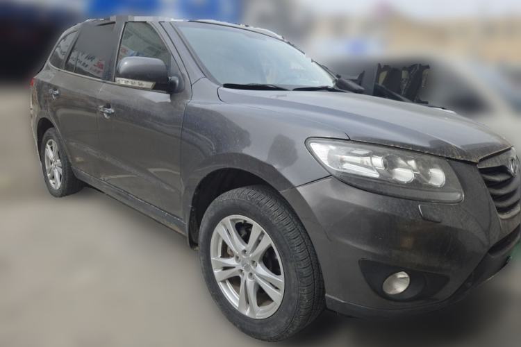 Used Hyundai Santa Fe Classic 2012 2.4 Comfort Edition 7-Seater Four-Wheel Drive Front Right 45 Deg