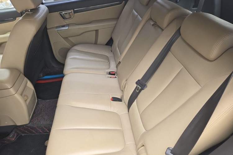 Used Hyundai Santa Fe Classic 2012 2.4 Comfort Edition 7-Seater Four-Wheel Drive Left Rear Seat