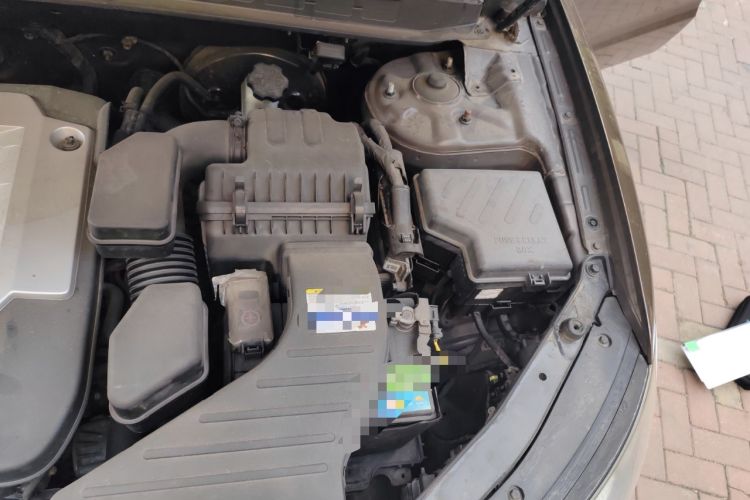 Used Hyundai Santa Fe Classic 2012 2.4 Comfort Edition 7-Seater Four-Wheel Drive Engine Bay Left