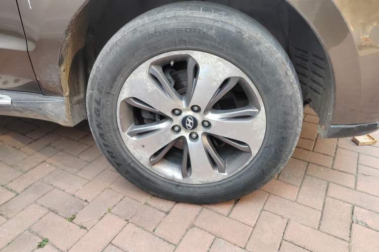 Used Hyundai Santa Fe Classic 2012 2.4 Comfort Edition 7-Seater Four-Wheel Drive Right Front Wheel Hub
