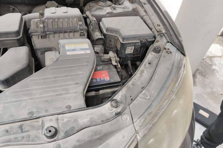 Used Hyundai Santa Fe Classic 2012 2.4 Luxury Edition 7-Seater Four-Wheel Drive Engine Bay Left