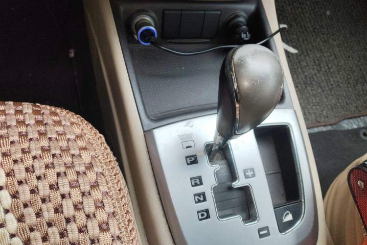 Used Hyundai Santa Fe Classic 2012 2.4 Luxury Edition 7-Seater Four-Wheel Drive Gear Lever