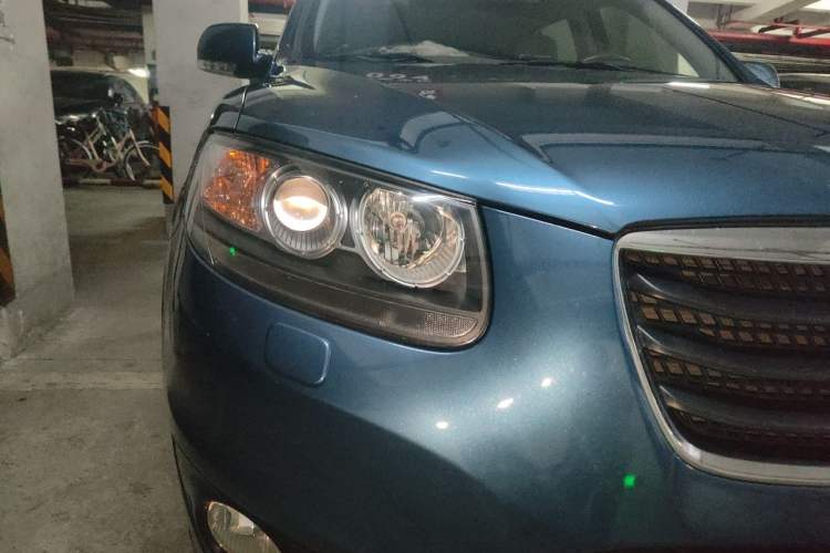 Used Hyundai Santa Fe Classic 2012 2.4 Ultimate Edition 7-Seater Four-Wheel Drive Right Front Headlight