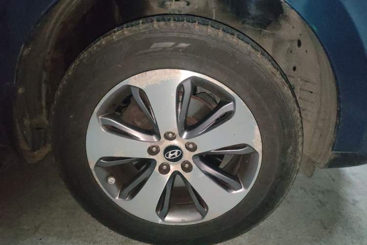 Used Hyundai Santa Fe Classic 2012 2.4 Ultimate Edition 7-Seater Four-Wheel Drive Right Front Wheel Hub