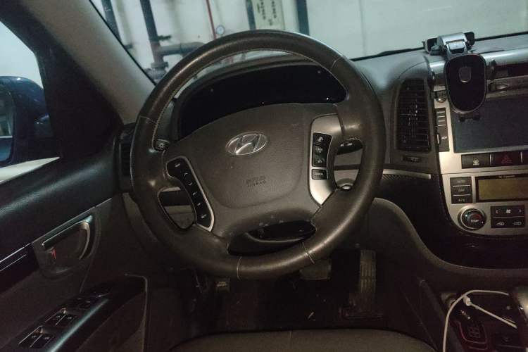 Used Hyundai Santa Fe Classic 2012 2.4 Ultimate Edition 7-Seater Four-Wheel Drive Steering Wheel