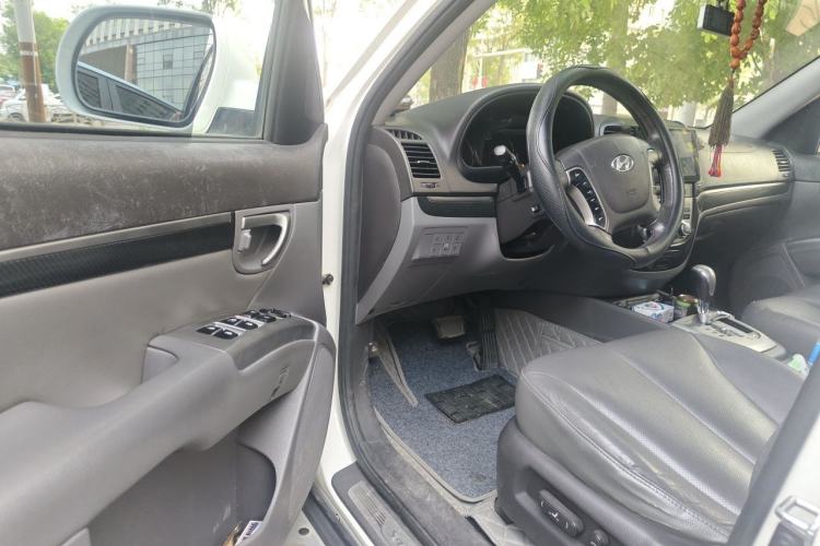 Used Hyundai Santa Fe Classic 2012 2.4 Ultimate Edition 7-Seater Four-Wheel Drive Driver Seat