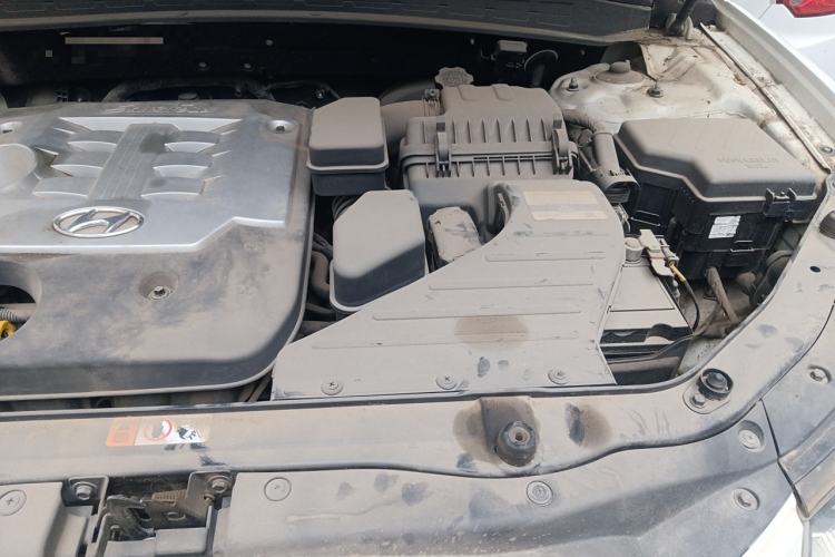 Used Hyundai Santa Fe Classic 2012 2.4 Ultimate Edition 7-Seater Four-Wheel Drive Engine Bay Left