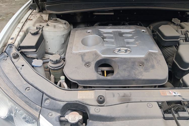 Used Hyundai Santa Fe Classic 2012 2.4 Ultimate Edition 7-Seater Four-Wheel Drive Engine Bay Right