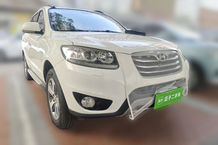 Used Hyundai Santa Fe Classic 2012 2.4 Ultimate Edition 7-Seater Four-Wheel Drive Front Right 45 Deg