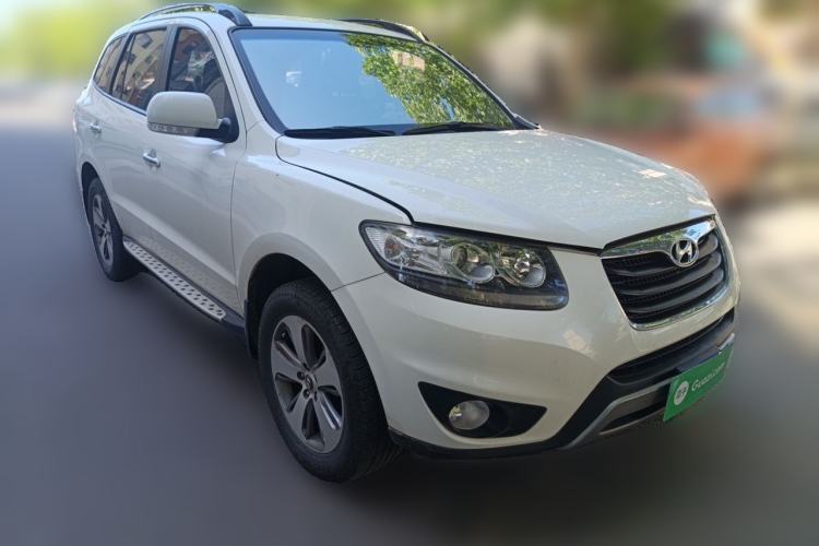Used Hyundai Santa Fe Classic 2012 2.4 Comfort Edition 7-Seater Four-Wheel Drive Front Right 45 Deg