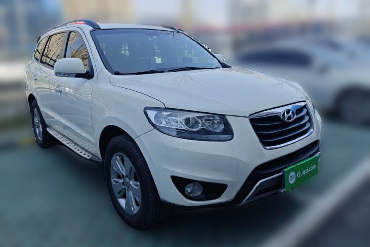Used Hyundai Santa Fe Classic 2012 2.4 Comfort Edition 7-Seater Four-Wheel Drive Front Right 45 Deg