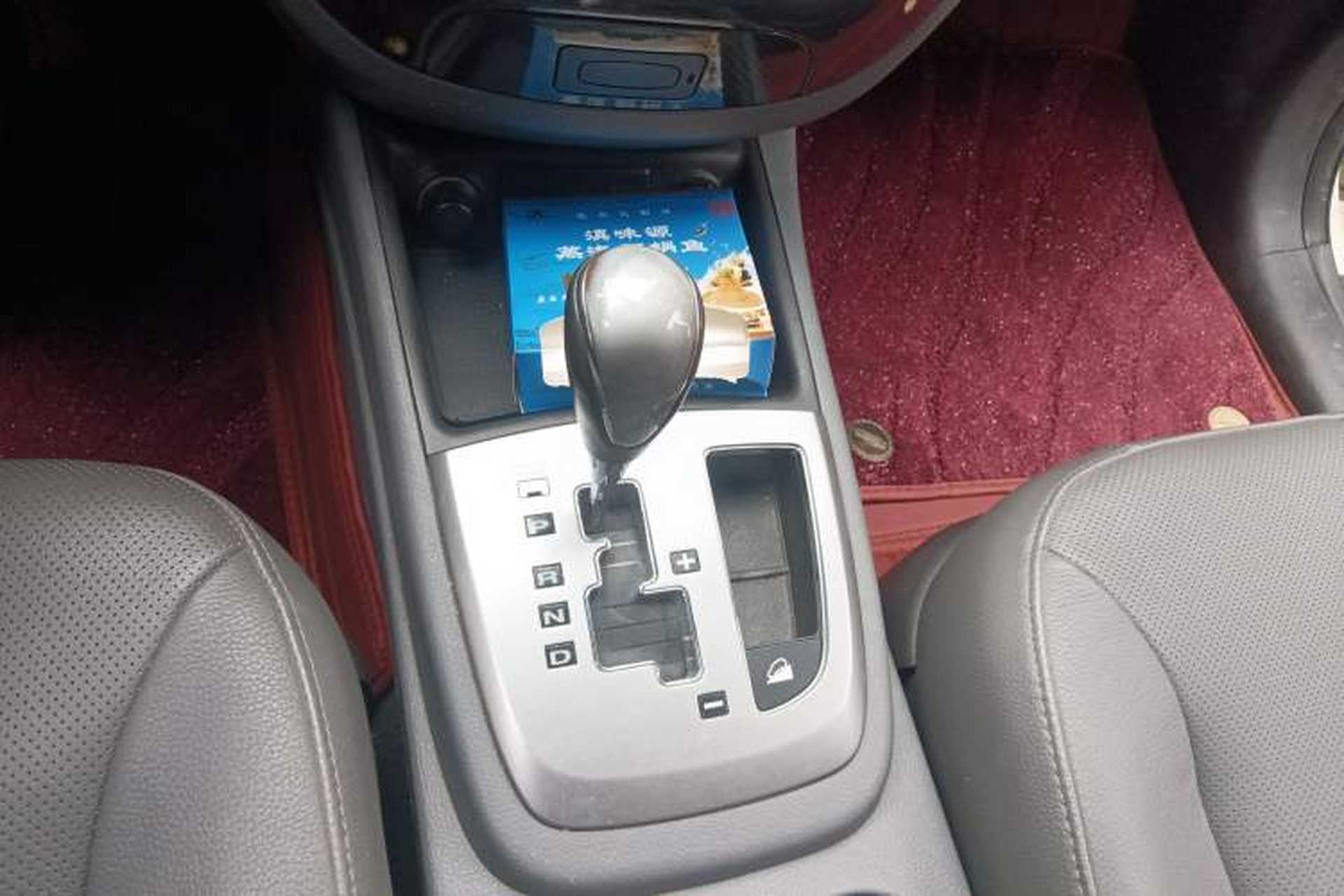 Used Hyundai Santa Fe Classic 2012 2.4 Ultimate Edition 7-Seater Four-Wheel Drive Gear Lever