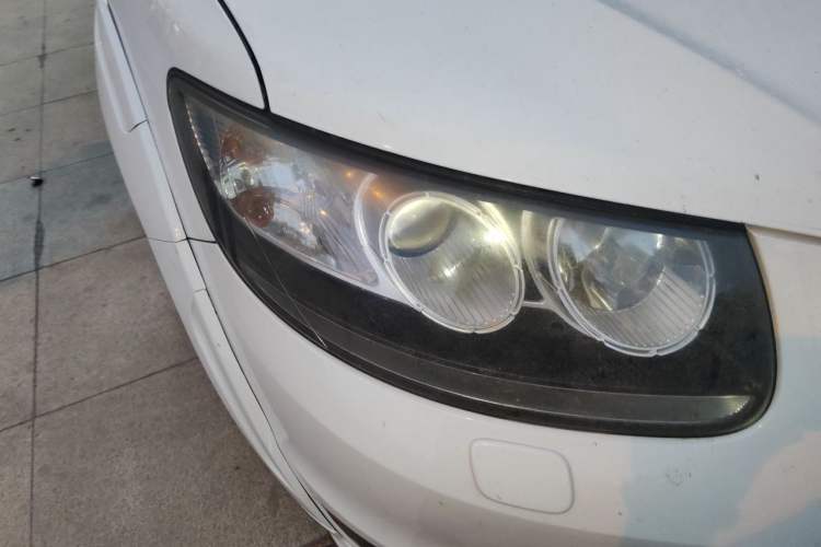 Used Hyundai Santa Fe Classic 2012 2.4 Ultimate Edition 7-Seater Four-Wheel Drive Right Front Headlight