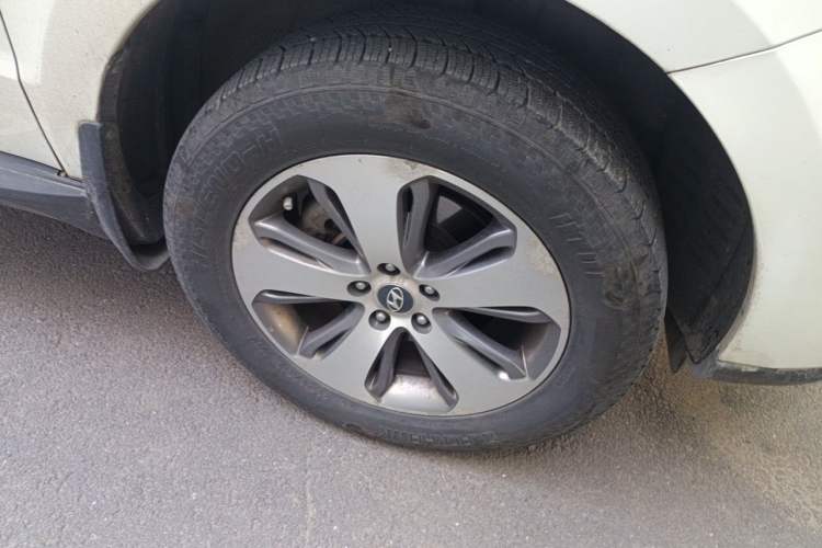 Used Hyundai Santa Fe Classic 2012 2.4 Comfort Edition 7-Seater Four-Wheel Drive Right Front Wheel Hub