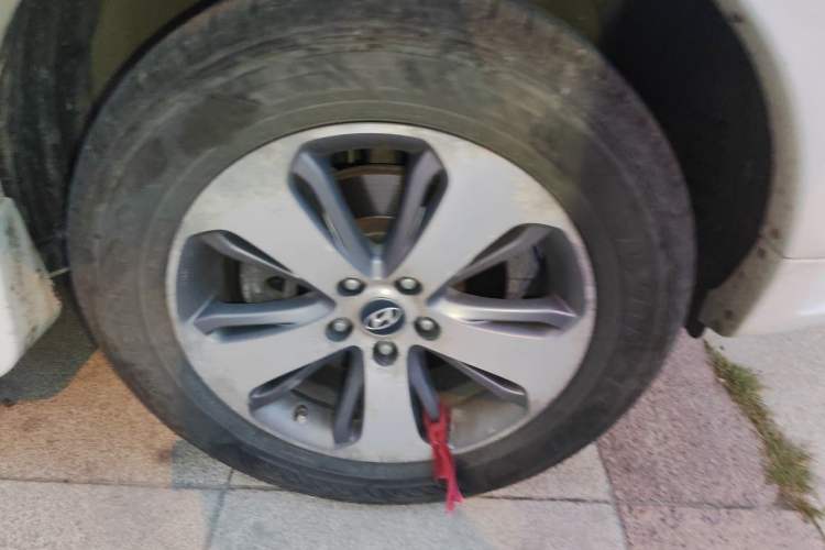 Used Hyundai Santa Fe Classic 2012 2.4 Ultimate Edition 7-Seater Four-Wheel Drive Right Front Wheel Hub