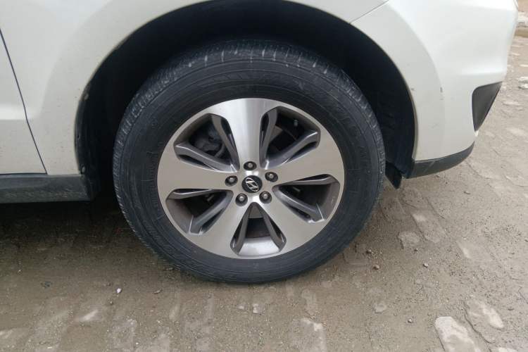 Used Hyundai Santa Fe Classic 2012 2.4 Ultimate Edition 7-Seater Four-Wheel Drive Right Front Wheel Hub