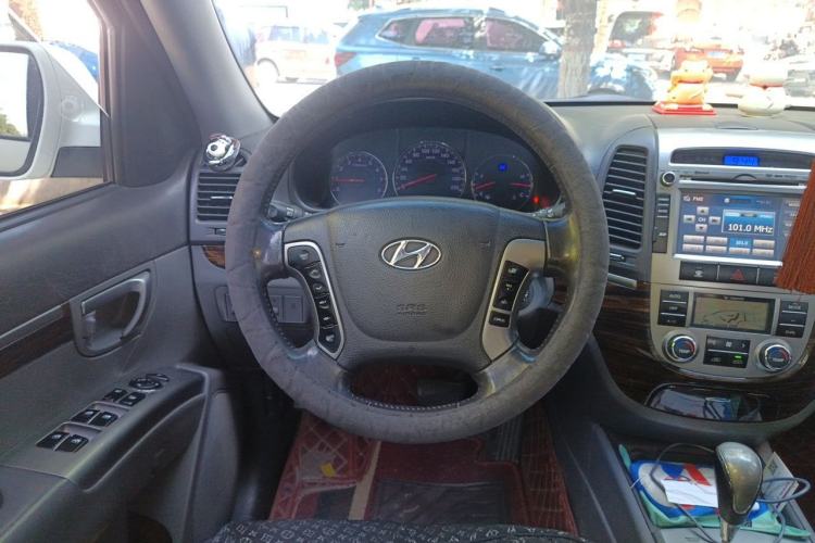 Used Hyundai Santa Fe Classic 2012 2.4 Comfort Edition 7-Seater Four-Wheel Drive Steering Wheel