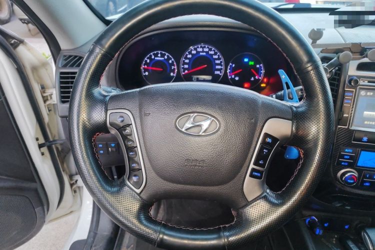 Used Hyundai Santa Fe Classic 2012 2.4 Ultimate Edition 7-Seater Four-Wheel Drive Steering Wheel