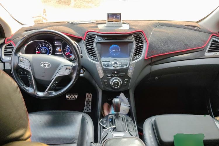 Used Hyundai Santa Fe Classic 2013 3.0L 4x4 Flagship Edition 7 Seats Euro IV Center Console