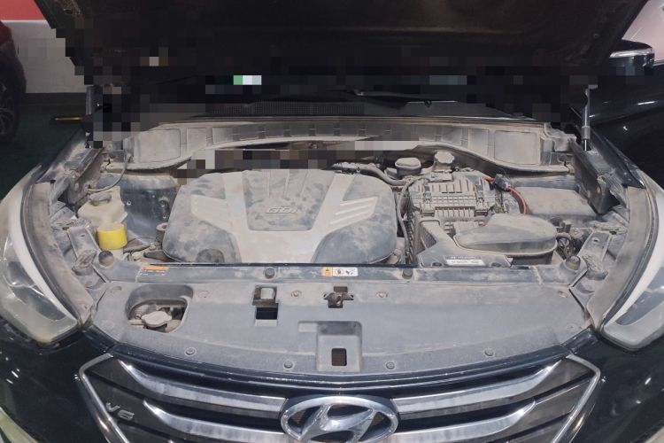 Used Hyundai Santa Fe Classic 2013 3.0L 4x4 Premium Edition 7-Seater Euro IV Engine Bay