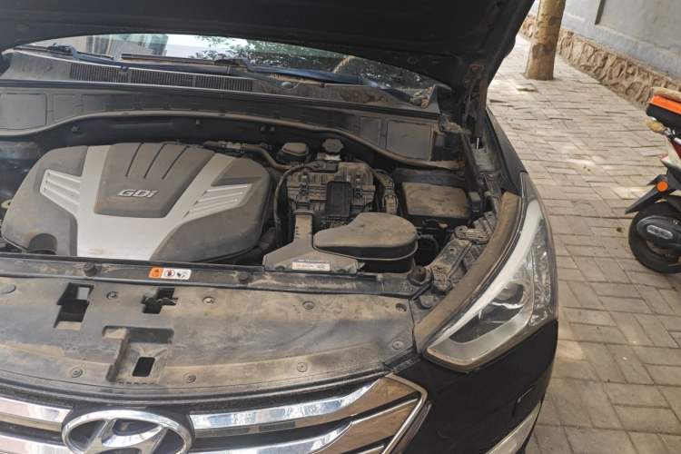 Used Hyundai Santa Fe Classic 2013 Revised Version 3.0L Four-Wheel Drive Flagship Edition Euro IV Engine Bay Left