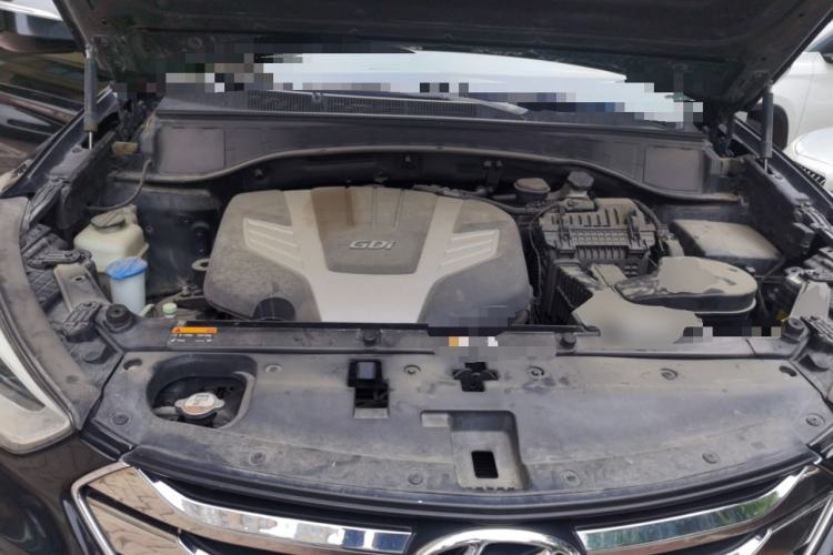 Used Hyundai Santa Fe Classic  Engine Bay